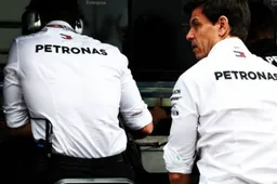 Wolff over krachtbron Ferrari: 'Ze winnen een halve seconde op de rechte stukken'