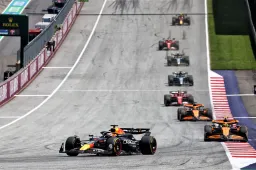Verstappen vence a corrida de sprint na Áustria e as McLarens disputam o segundo lugar