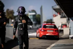 Hamilton underwent 'intensive physiotherapy' after crash with Verstappen