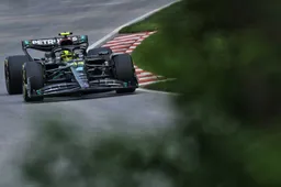 Volledige uitslag VT2 Canada | Hamilton verrast met snelste tijd
