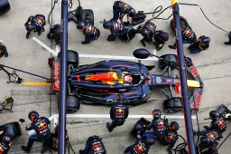 Classificação de construtores: Red Bull cada vez mais líder