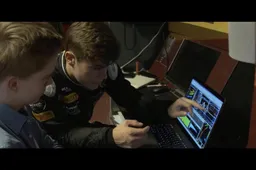 Video: Achter de schermen in de simulator van McLaren F1