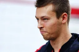 Daniel Ricciardo enouraged Daniil Kvyat to wear his special helmet design anyway