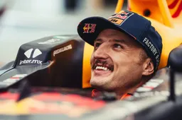 Il pilota della MotoGP Jack Miller fa visita alla Red Bull Racing