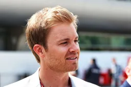 Nico Rosberg over mindgames in de F1: "Hij zat expres tien minuten op de WC!"