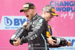 Verstappen naast Bottas: 'Ik zou hem zeker een voorstel doen'