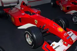 Ferrari F2001 van Schumacher verkocht voor 6,3 miljoen euro!
