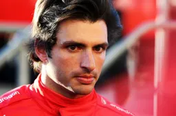 Sainz ging tegen Ferrari-teamorder in: 'Dat probeerde ik ze uit te leggen'