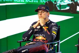 Verstappen se sincera sobre la batalla con Pérez: "Es bastante simple, ¿verdad?