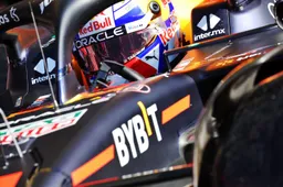 Verstappen kritisch op fans: "Het is gewoon heel dom om dat te doen"