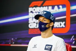 Video | Pierre Gasly holds broken wing mirror in FP1!