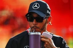 Hamilton, agradecido: "Una de las pocas personas que me soporta de verdad"