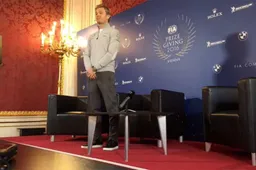 Video: Rosberg kondigt zijn vertrek uit de Formule 1 aan!