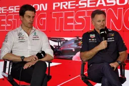 Horner knipoogt op persconferentie: 'Voor één keertje eens met Wolff'