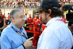 Various media: 'Alonso returns to Formula 1 at Renault'.