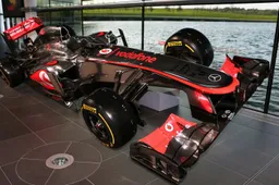McLaren opens factory doors in Woking to F1 fans