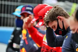 Manager Verstappen strijdlustig: ‘Samen met Hamilton in een team? Kom maar op!’