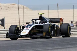 Matig eerste weekend voor Nyck de Vries in Bahrein