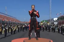 Kippenvel: Davina Michelle zingt het Nederlandse volkslied voor de Grand Prix