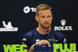 Jenson Button expecting first child