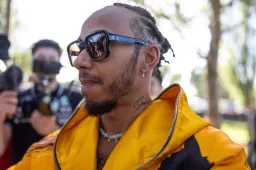 Hamilton habla claro: ''La FIA no asume ninguna responsabilidad''