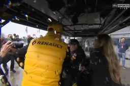 Video: Verstappen heeft onderonsje in het Nederlands met Hulkenberg!