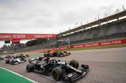 Hamilton worstelde achter Verstappen: 'Die raakten oververhit achter Max'