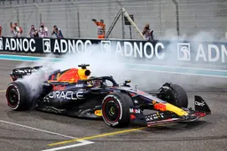 Verstappen emocionado ao se despedir do RB19: "Temporada incrível"
