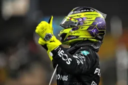 Oude rot Hamilton adviseert nieuwe F1-lichting: ‘Mensen zijn zo negatief’