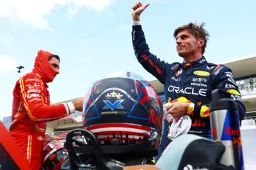 Verstappen met een brede grijns: 'Een stuk beter dan de laatste races'