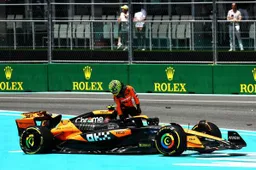 Norris thinks DNF is a 'shame': 'Just careless driving'