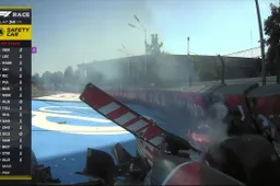 Mega-crash Magnussen veroorzaakt rode vlag, staande herstart GP Mexico
