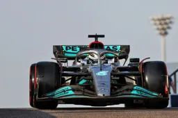 Hamilton shows qualities: 'I have to take days out for that'