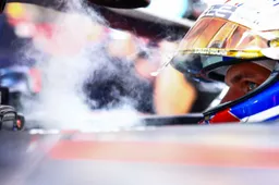 Glijdende Verstappen klaagt over RB19: 'Heb overal overstuur'