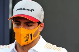 Sainz sluit zich aan bij Vettel: 'Allemaal rijden in gelijkwaardige F1-auto's'