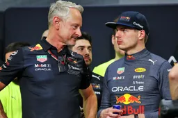 Kritische Verstappen na overwinning: 'Zijn aantal dingen die beter moeten'