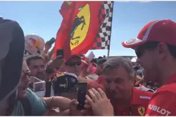 Vettel neemt de tijd voor enthousiaste Ferrari-fans