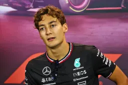 Pessimiste, Mercedes a "un œil sur les équipes derrière" après un départ lent