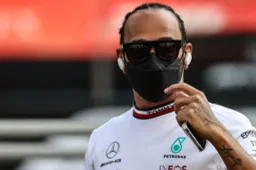 Hamilton's future unclear: 'Make way for younger driver'