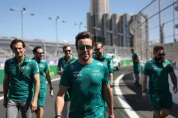 Los pilotos y los equipos ya no pueden circular en bicicleta por la pista".