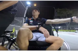 Red Bull Racing opent fietstaxiservice in Singapore...