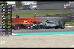 Video: Verstappen pakt Hamilton voor P1