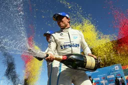 De Vries emotional after victory in Berlin: 'Had it pretty tough'