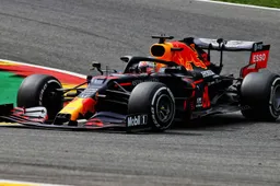 Samenvatting VT1: Verstappen binnen een tiende van Mercedes-duo