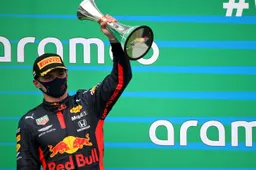 Zelfs een crash onderweg naar de grid stopt hem niet: Verstappen Driver of the Day