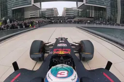 Video: Daniel Ricciardo verwelkomt nieuwe sponsor