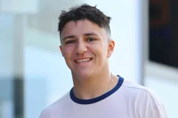 Hadjar va arrêter ce comportement en Formule 1