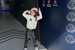 Cute images: Penelope enjoys Japanese GP with Verstappen!