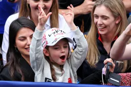Kellys Penelope ist der Star der sozialen Medien: Das denkt Papa Kvyat!
