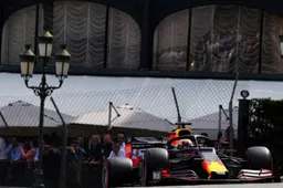 Max Verstappen krijgt ook nog twee strafpunten op zijn licentie!